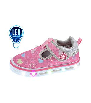 Розови детски обувки на сърца със светещи подметки снимка