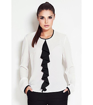 Дамска блуза в цвят екрю с черни къдрички Julia снимка
