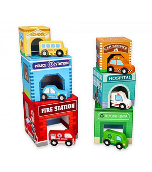 Кула от кубчета с шест дървени автомобила снимка