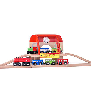 Дървена двуетажна гара снимка