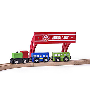 Детска дървена гара снимка