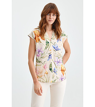 Дамска блуза в екрю с флорални мотиви Pabla снимка