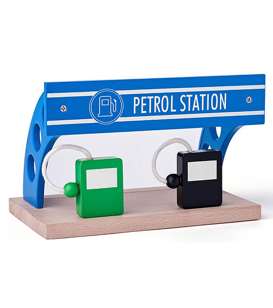Детска дървена бензиностанция снимка