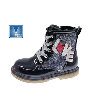 Тъмносини детски боти с апликация снимка