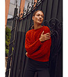 Дамски пуловер с плетеници в червен нюанс-3 снимка