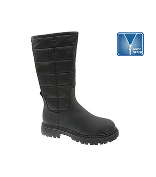 Черни детски ботуши снимка