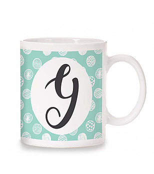 Керамична чаша с буква Y снимка