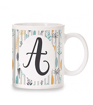 Керамична чаша с буква А снимка