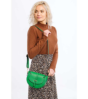 Зелена дамска кожена чанта с презрамка Ivon снимка