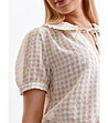 Бежова дамска блуза на каре Paulette-3 снимка