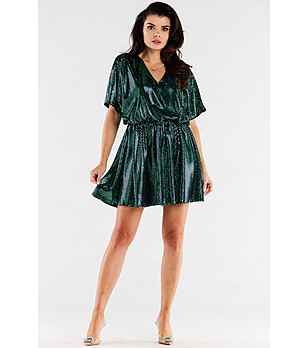 Ефектна рокля с лъскав ефект Nadin в зелен нюанс снимка