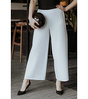 Бял елегантен дамски панталон Keila снимка