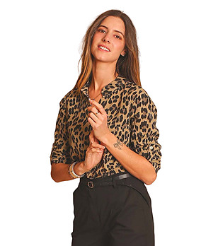 Бежова дамска блуза с леопардов принт снимка