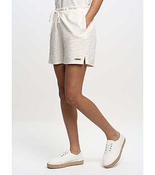 Дамски памучни къси панталонки в цвят крем Foldena снимка