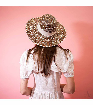 Лятна дамска шапка в кафяво и бяло Laverne снимка