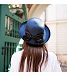 Дамска шапка в тъмносиньо с черна лента Patrycia-0 снимка