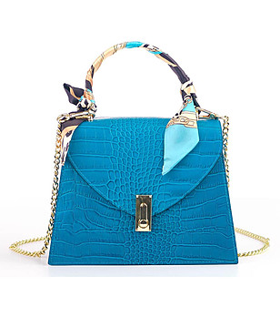 Елегантна дамска чанта в син нюанс от естествена кожа с верижка снимка