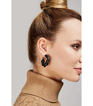 Черни обици халки с усукан ефект снимка