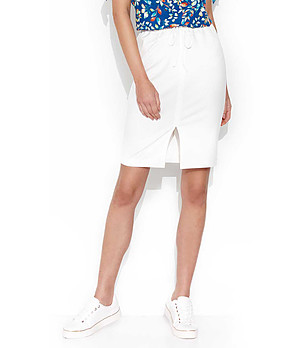 Бяла пола с цепка Deta снимка
