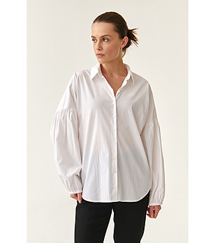 Бяла дамска риза с памук снимка