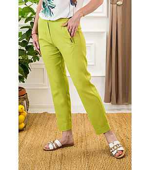 Зелен ленен дамски панталон снимка