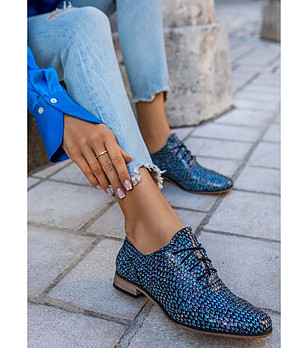 Дамски кожени обувки в сини нюанси Armina снимка