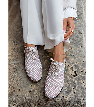 Дамски кожени обувки в бяло и розов нюанс Armina снимка