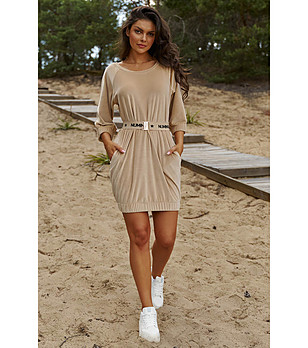 Кадифена памучна рокля в пясъчен нюанс Karmelia снимка