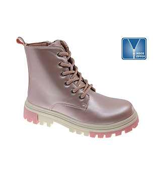 Детски боти в розов нюанс снимка