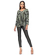 Дамска блуза с камуфлажен принт в зелени нюанси Rita-3 снимка