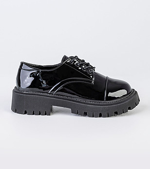 Лачени дамски обувки в черно Shena снимка