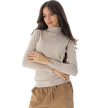 Дамски поло пуловер в бежово от фино плетиво Chica снимка