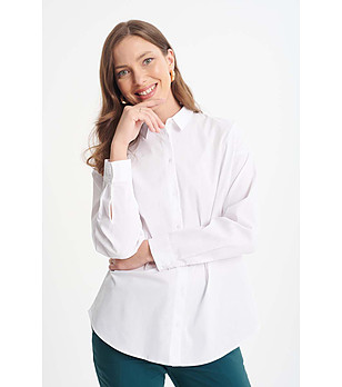 Бяла дамска риза с високо съдържание на памук снимка