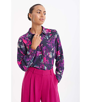 Дамска риза с принт в лилаво снимка