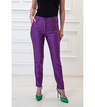 Стилен дамски панталон в лилаво снимка