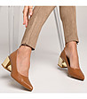 Дамски кожени кафяви обувки със златист ток Gladis-0 снимка