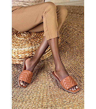 Дамски чехли в кафяво от естествена кожа Lilia снимка