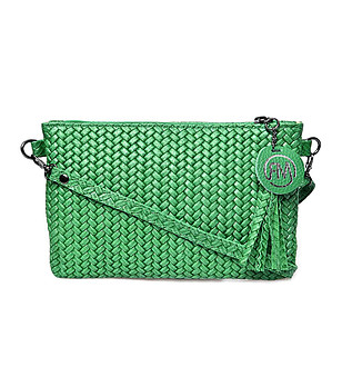 Зелена дамска кожена чанта с релеф Kosara снимка