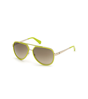 Мъжки слънчеви очила в зелен нюанс снимка