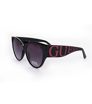 Черни дамски слънчеви очила с констрастно лого снимка