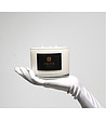 Бяла ароматна свещ Black Wood 580  гр-1 снимка