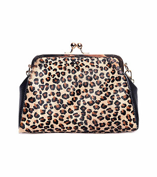 Черна дамска чанта с бежов панел с леопардов принт Sanote снимка