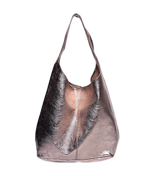 Дамска кожена чанта в бронзов нюанс с металик ефект Dili снимка