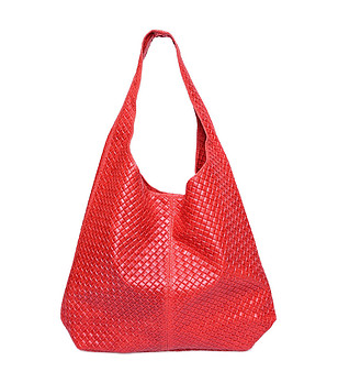 Червена дамска кожена чанта с релеф Kosara снимка