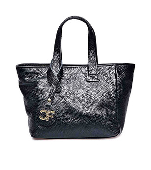 Черна малка дамска чанта от естествена кожа Harriet снимка