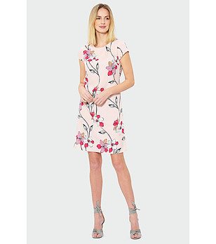 Светлорозова рокля с флорален принт Kanira снимка