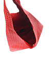 Червена дамска кожена чанта с релеф Kosara-3 снимка