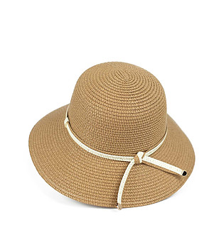 Бежова дамска лятна шапка Cesena снимка