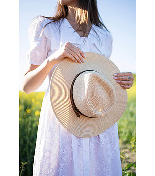 Дамска шапка с периферия в бежово Danville снимка