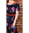 Ефектна многоцветна рокля с флорален принт-3 снимка